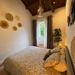 Ribeira Do Guilherme - Watermill House Botanic Garden 木屋