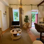 木屋 Ribeira Do Guilherme - Watermill House Botanic Garden