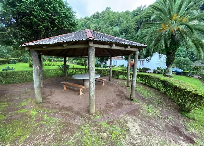 Ribeira Do Guilherme - Watermill House Botanic Garden * Nordeste (Azores)