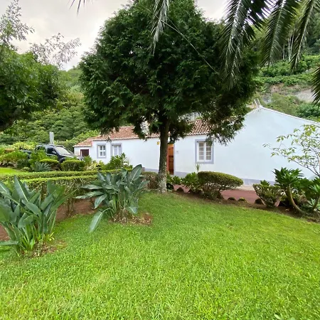 Ribeira Do Guilherme - Watermill House Botanic Garden Alpehytte *