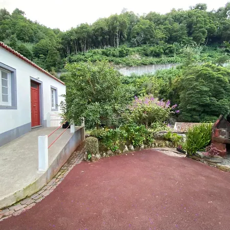 Ribeira Do Guilherme - Watermill House Botanic Garden