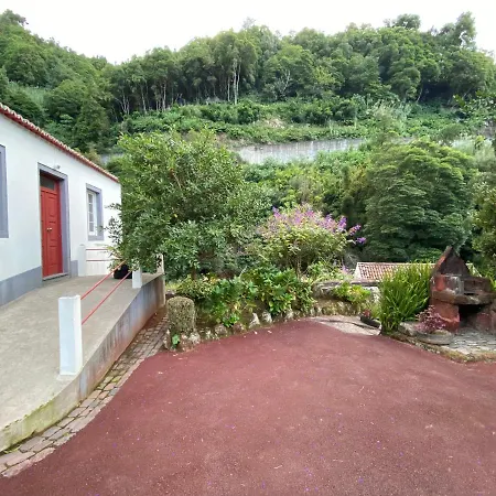 Ribeira Do Guilherme - Watermill House Botanic Garden