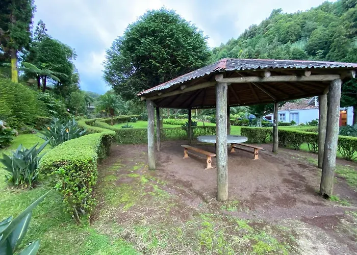 Ribeira Do Guilherme - Watermill House Botanic Garden *