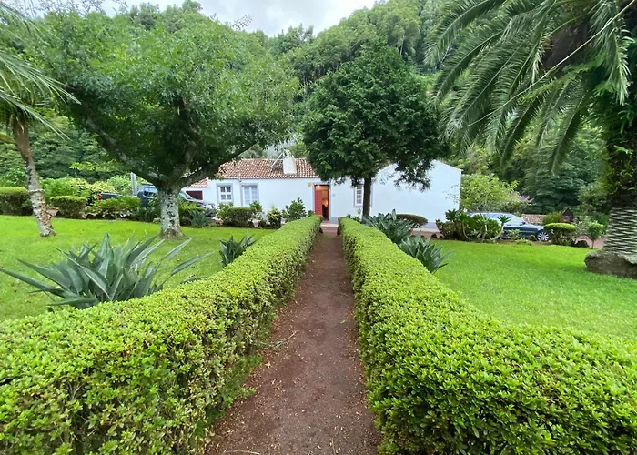 Ribeira Do Guilherme - Watermill House Botanic Garden *