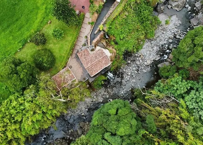 Ribeira Do Guilherme - Watermill House Botanic Garden *
